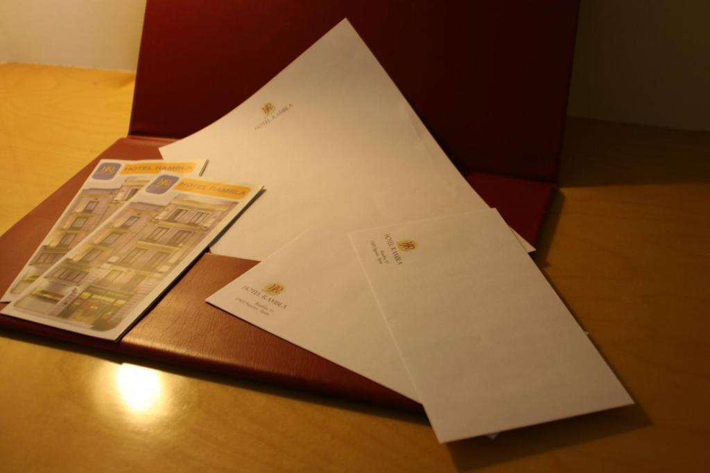 Hotel Rambla Figueres Rom bilde