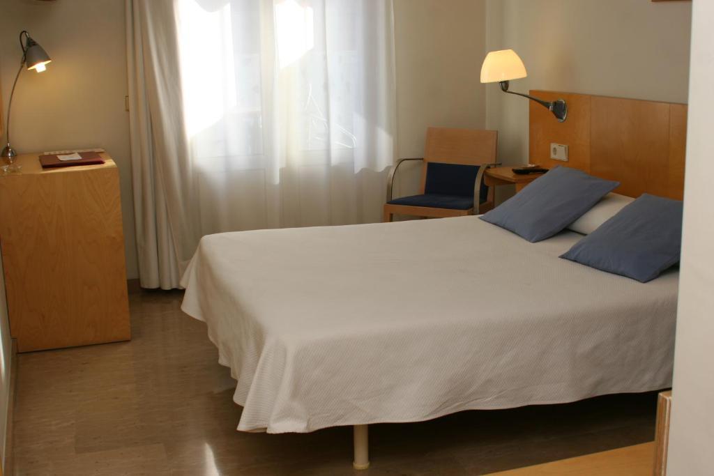 Hotel Rambla Figueres Rom bilde