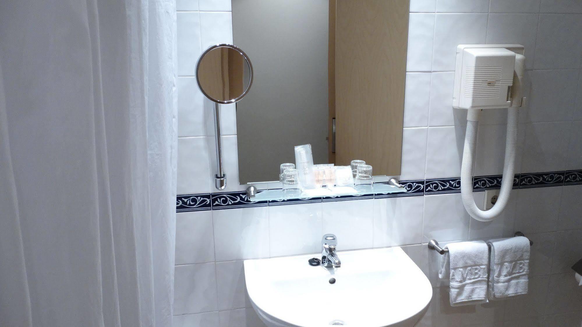 Hotel Rambla Figueres Eksteriør bilde
