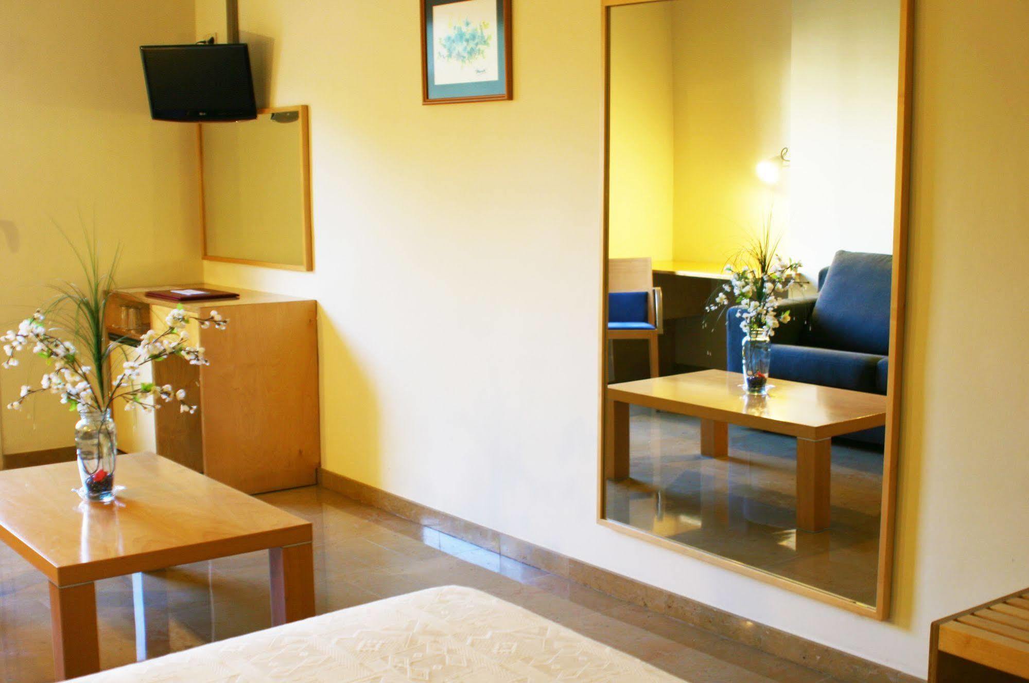 Hotel Rambla Figueres Eksteriør bilde