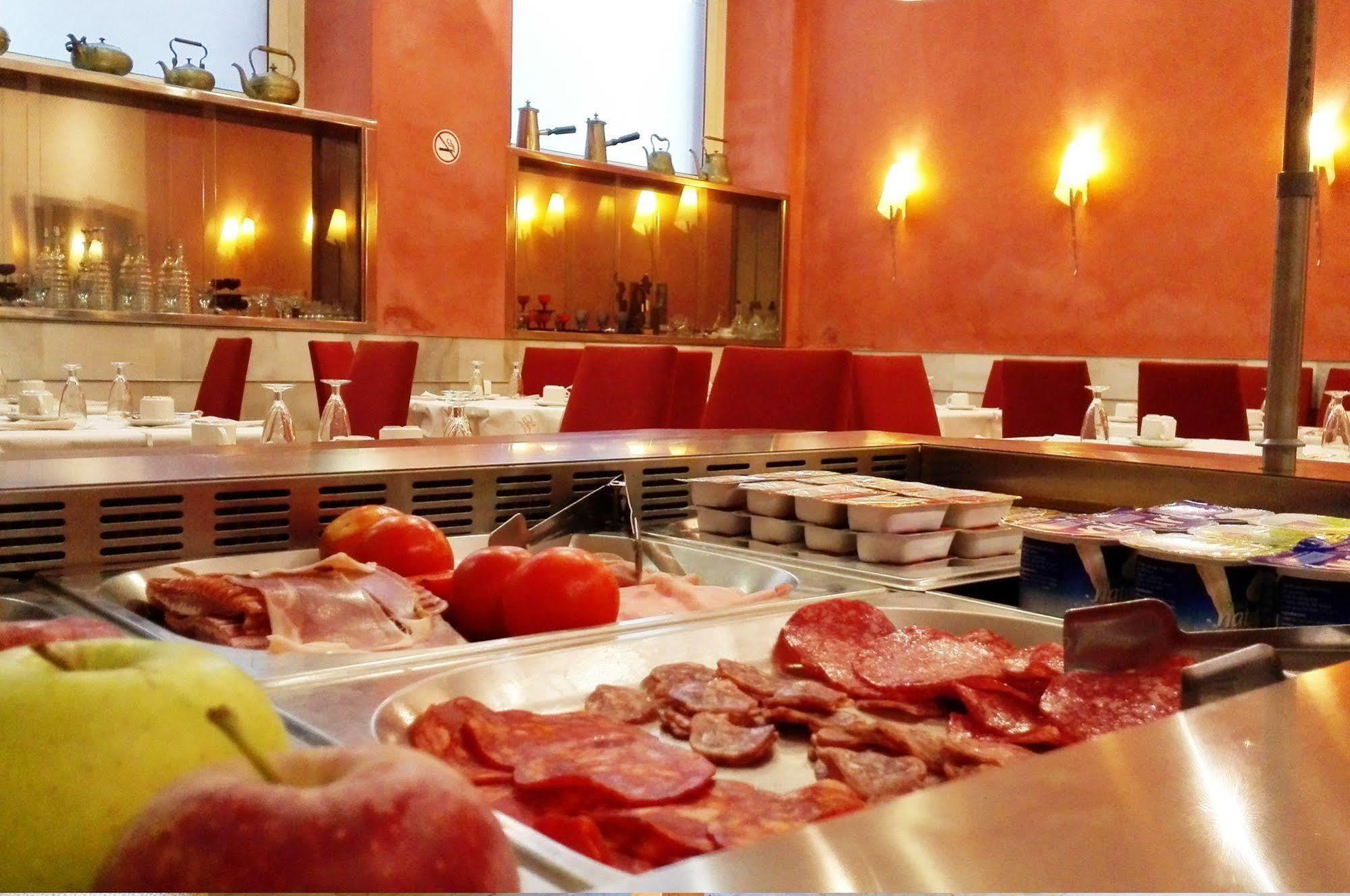 Hotel Rambla Figueres Eksteriør bilde
